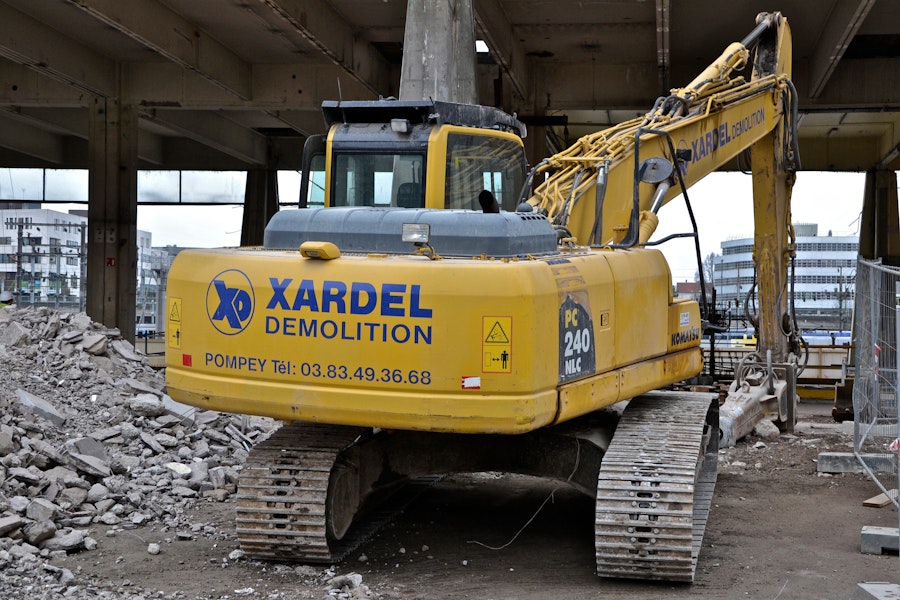 Komatsu PC240